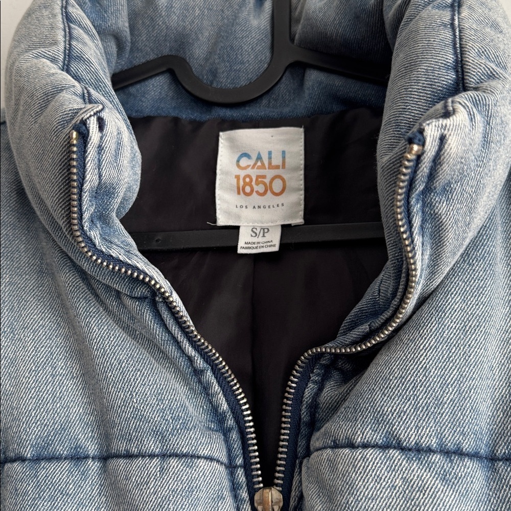 Light Blue Oversized Denim Puffer Jacket - Picture 6 of 10